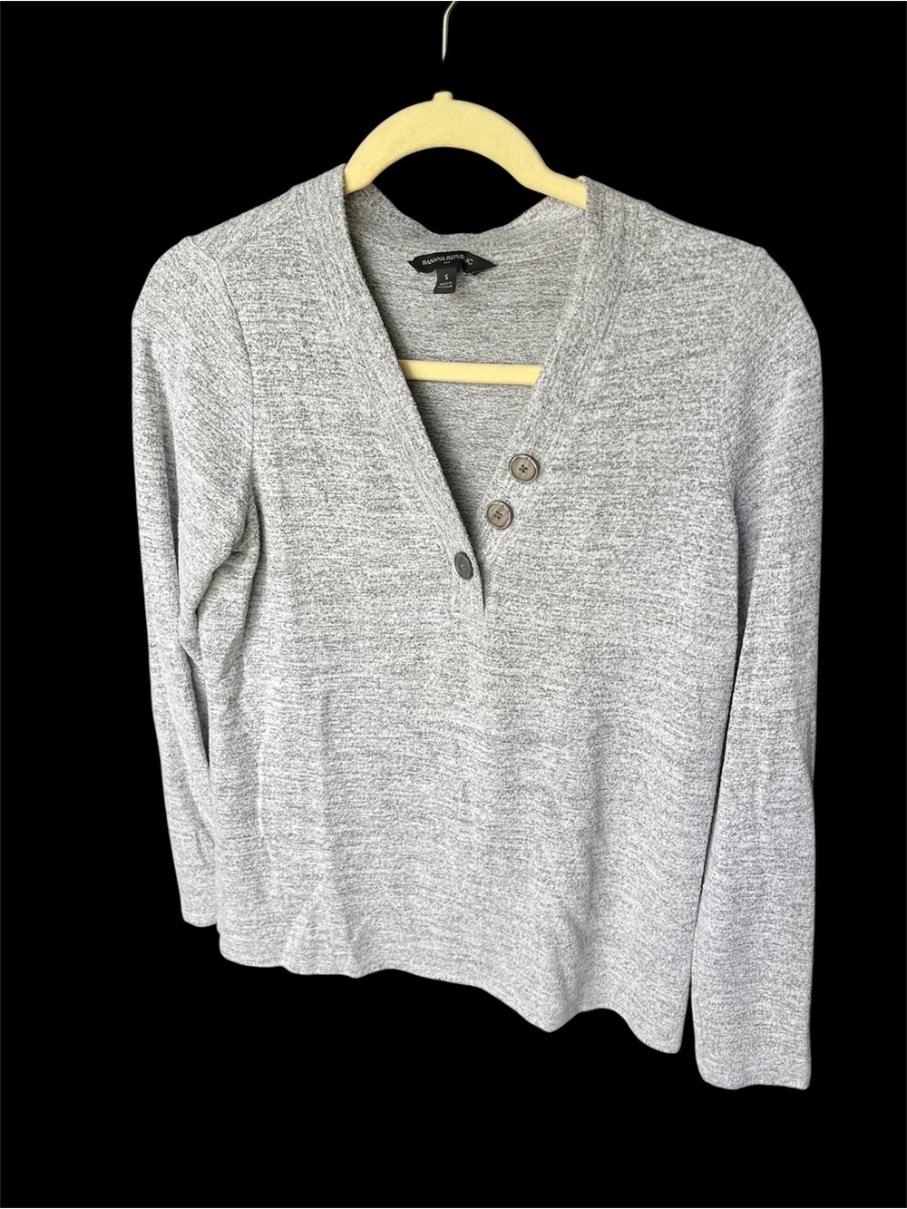 GUC Banana Republic Women's Gray Henley Top
